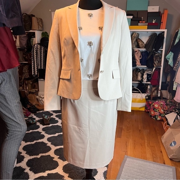 J Crew White w/ Beige Piping Jeweled Front Sleeveless Blouse Sz 0 - Picture 3 of 9